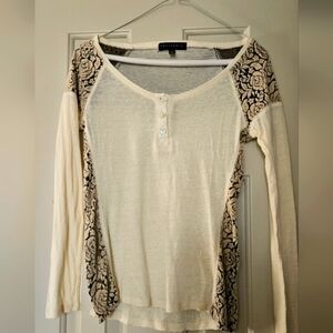 NWOT Sanctuary Elegant Cream Lace Long Sleeve Top. Never Worn: Too Small.